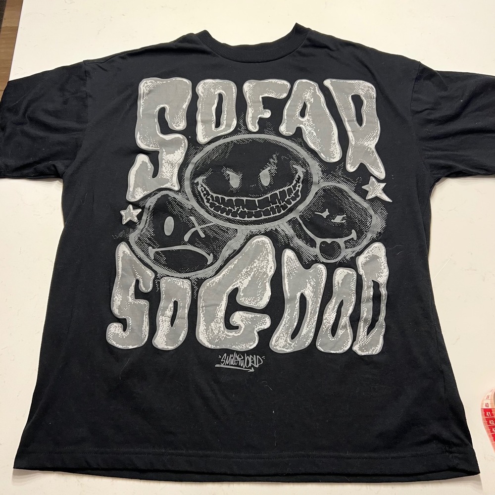 SmileyWorld So Far So Good Graphic Tee Black Loose Fit Short Sleeve Shirt M